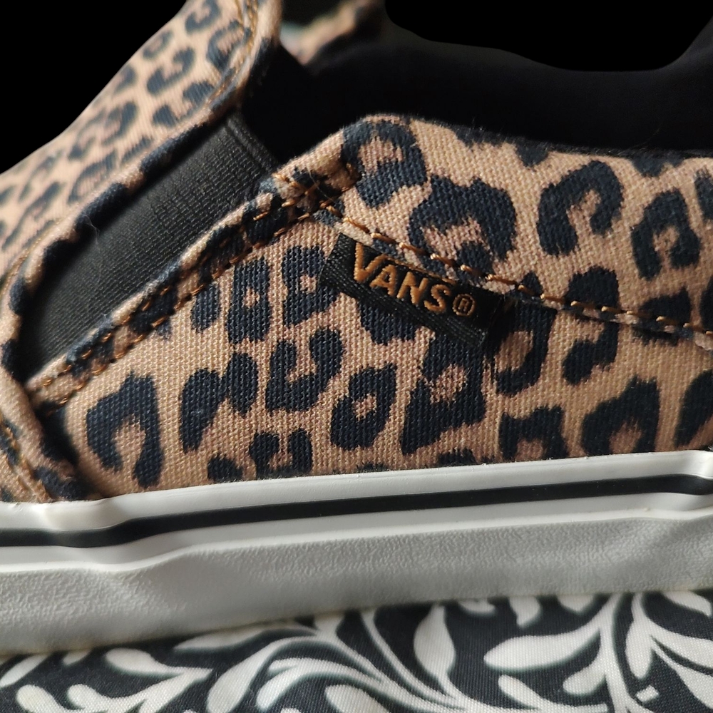 Vans 🤎 Women's 🐆 Leopard   Print Slip-On Shoes Sz 8.5